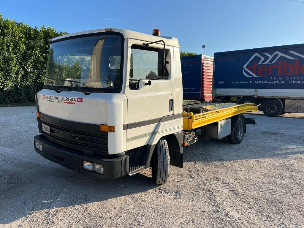 NISSAN M I L50 PER SOCCORSO STRADALE - Maşină de tractare: Foto 1 NISSAN M I L50 PER SOCCORSO STRADALE - Maşină de tractare: Foto 1