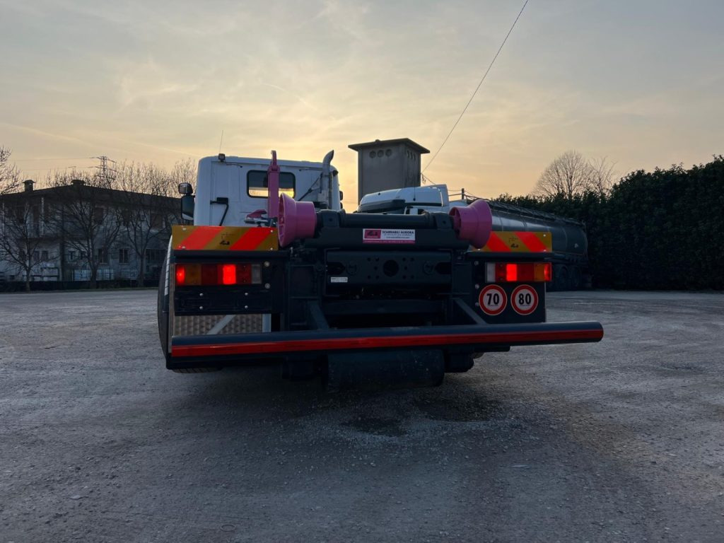 SCANIA P410 SCARRABILE CON RIDUTTORE AI MOZZI - Camion cu cârlig: Foto 5 SCANIA P410 SCARRABILE CON RIDUTTORE AI MOZZI - Camion cu cârlig: Foto 5