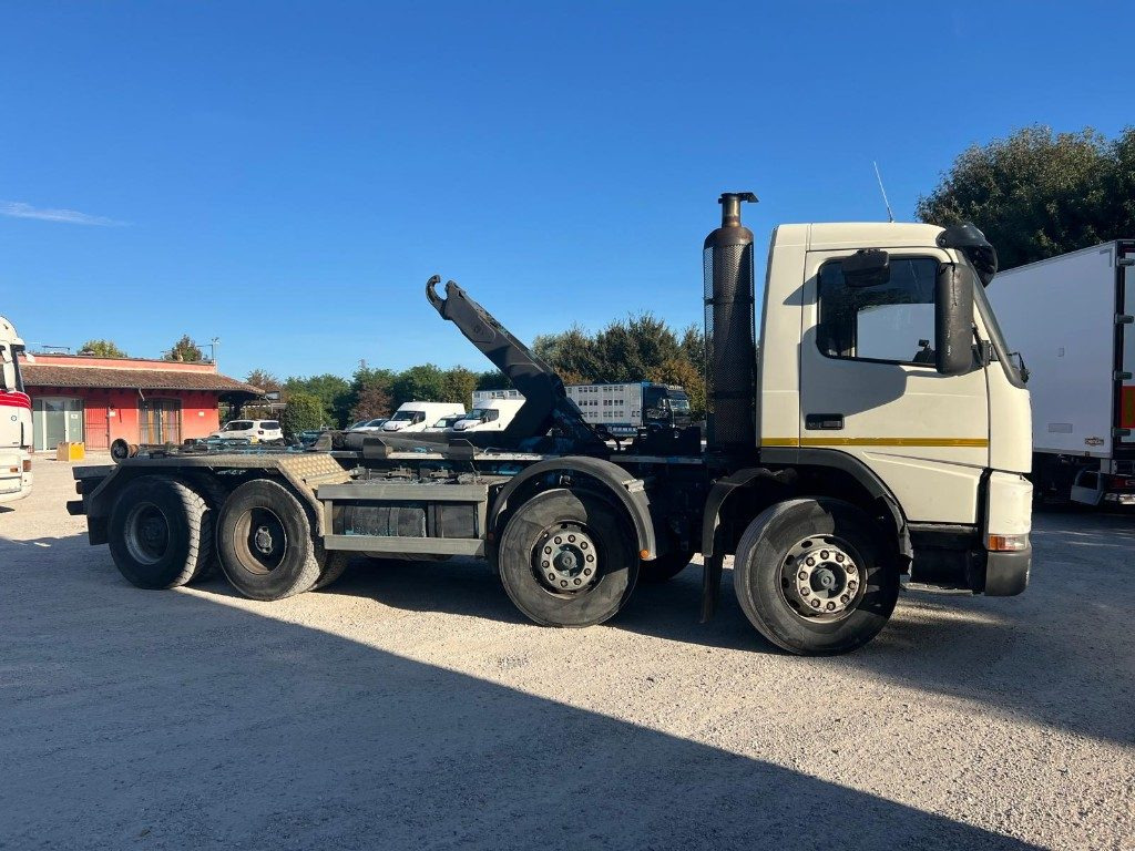VOLVO FM12 SCARRABILE - Camion cu cârlig: Foto 4 VOLVO FM12 SCARRABILE - Camion cu cârlig: Foto 4