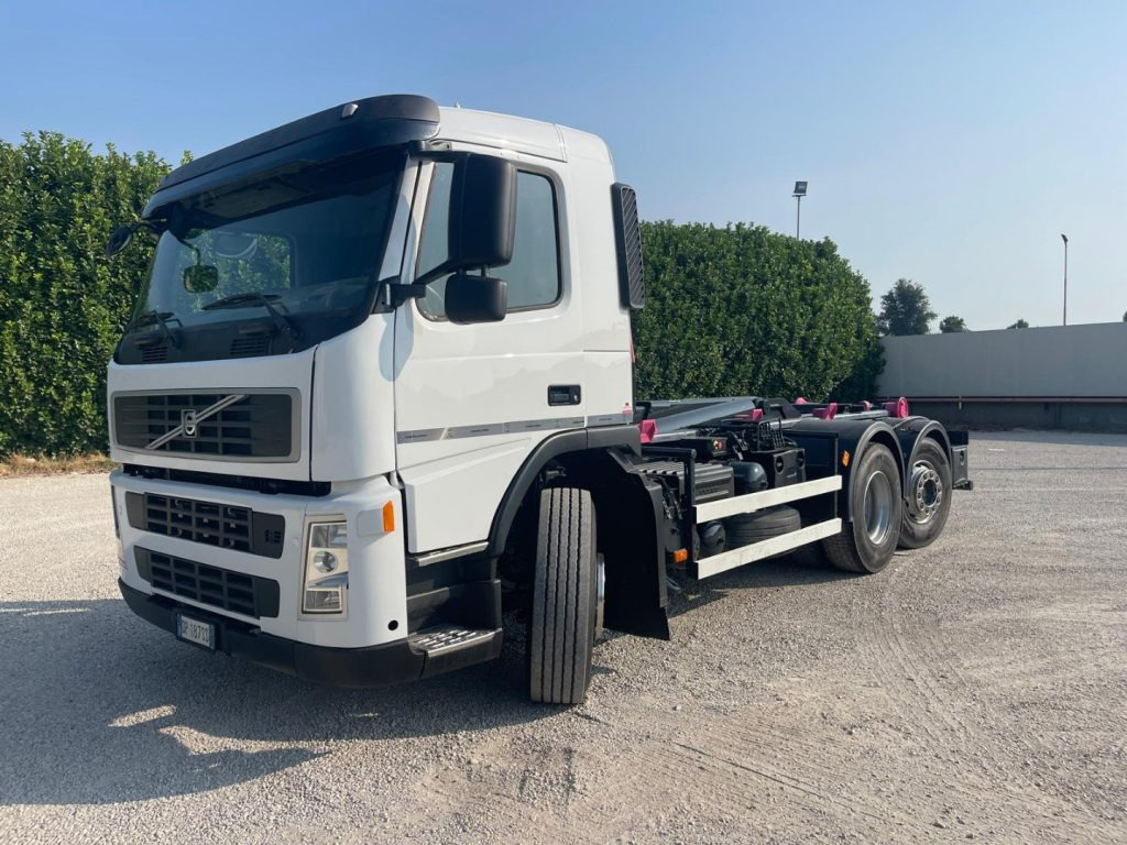 VOLVO FM9 SCARRABILE - Camion cu cârlig: Foto 1 VOLVO FM9 SCARRABILE - Camion cu cârlig: Foto 1