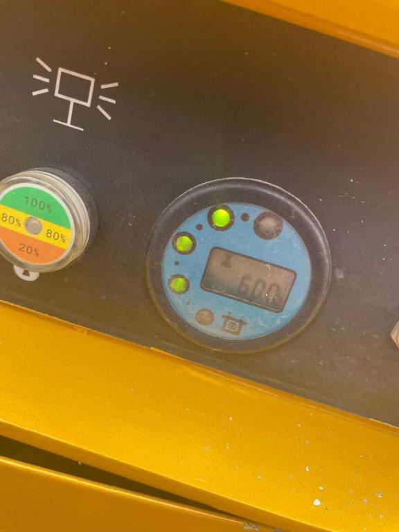 Haulotte COMPACT 12 - Platforma foarfeca: Foto 5 Haulotte COMPACT 12 - Platforma foarfeca: Foto 5