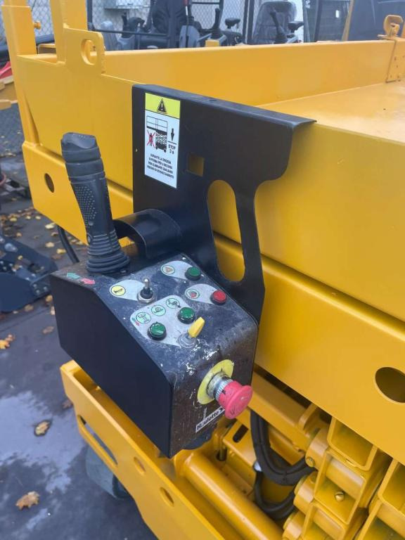 Haulotte COMPACT 12 - Platforma foarfeca: Foto 2 Haulotte COMPACT 12 - Platforma foarfeca: Foto 2