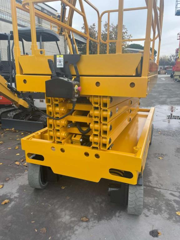 Haulotte COMPACT 12 - Platforma foarfeca: Foto 3 Haulotte COMPACT 12 - Platforma foarfeca: Foto 3