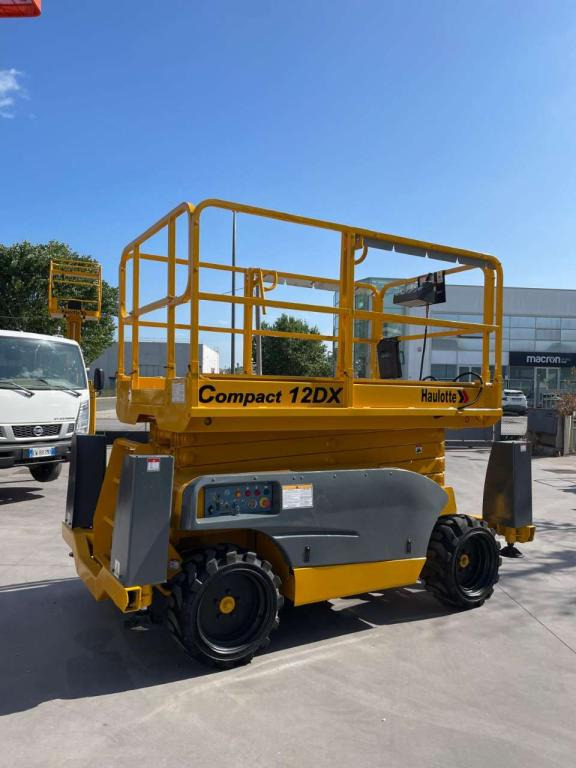 Haulotte COMPACT 12DX - Platforma foarfeca: Foto 3 Haulotte COMPACT 12DX - Platforma foarfeca: Foto 3