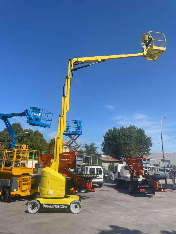 JLG TOUCAN 12E PLUS - Platformă verticală: Foto 1 JLG TOUCAN 12E PLUS - Platformă verticală: Foto 1