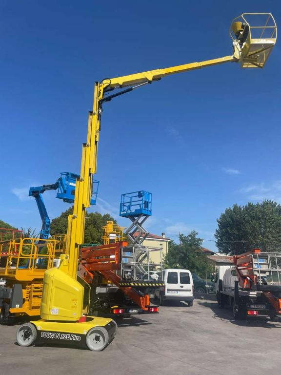 JLG TOUCAN 12E PLUS - Platformă verticală: Foto 2 JLG TOUCAN 12E PLUS - Platformă verticală: Foto 2