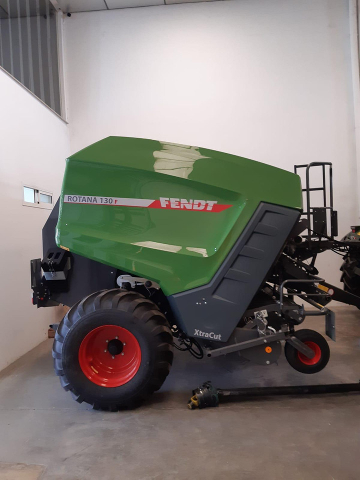 Fendt Rotana 130 F - Utilaje pentru fân: Foto 1 Fendt Rotana 130 F - Utilaje pentru fân: Foto 1