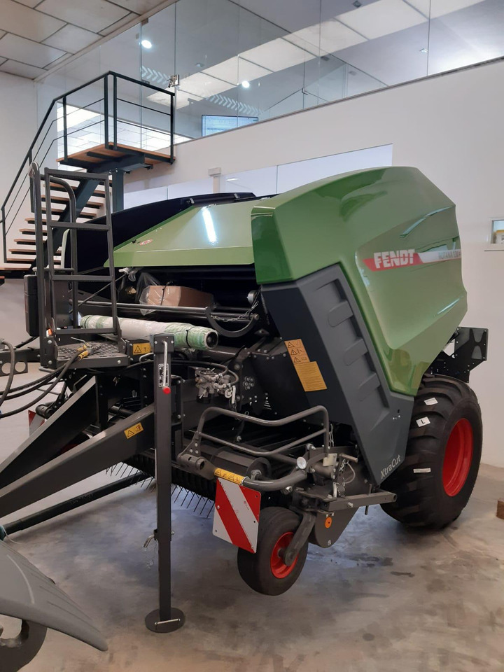 Fendt Rotana 130 F - Utilaje pentru fân: Foto 3 Fendt Rotana 130 F - Utilaje pentru fân: Foto 3