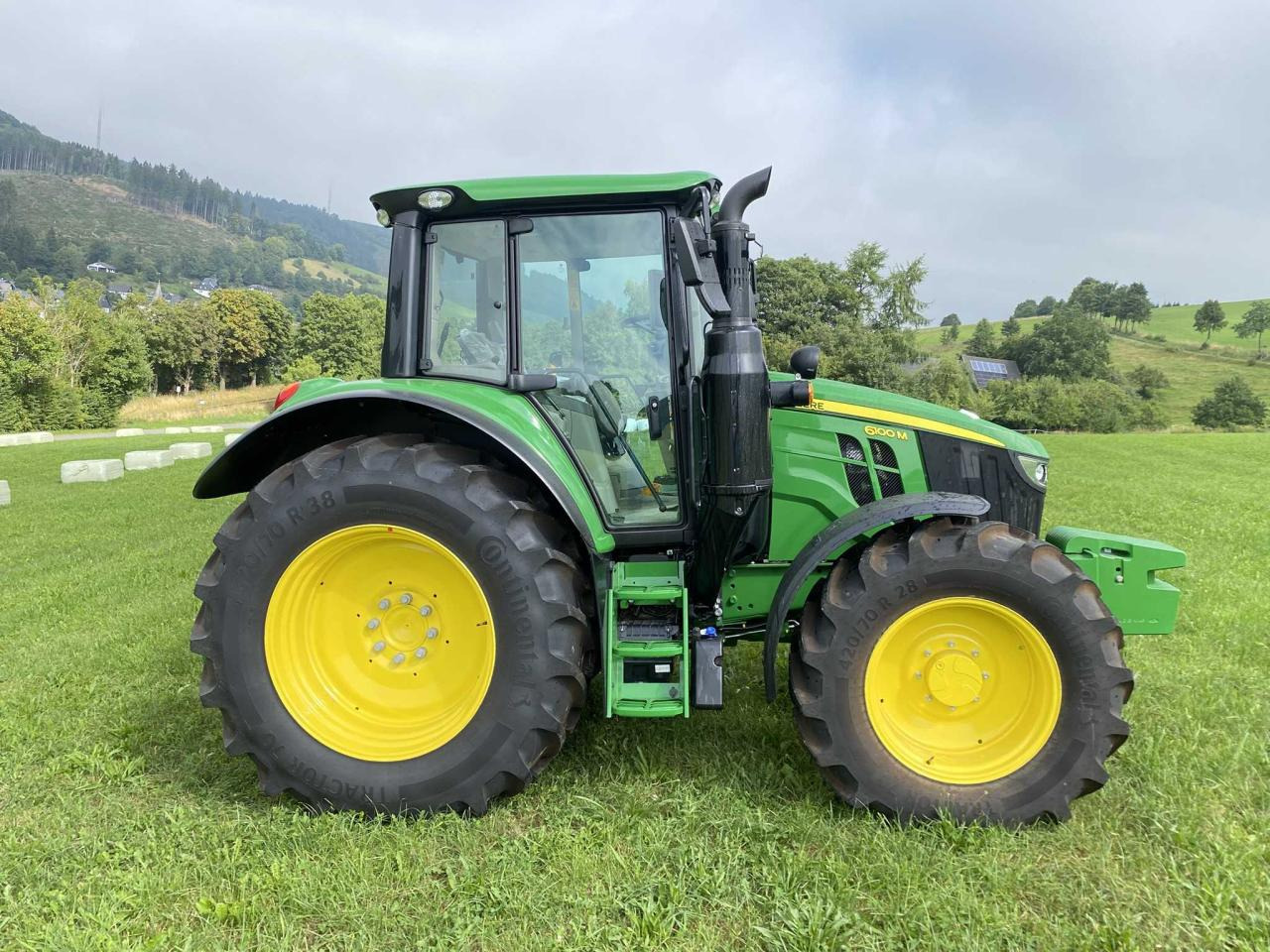John Deere 6100 M AutoQuadEco - Tractor agricol: Foto 4 John Deere 6100 M AutoQuadEco - Tractor agricol: Foto 4