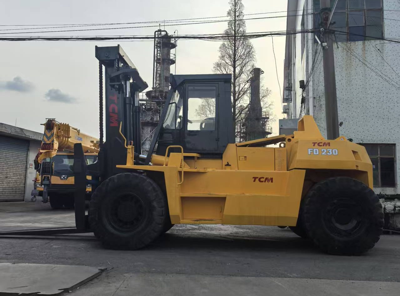 TCM FD230 23ton 25 ton FD250 FD200 FD160 15 ton 16 ton diesel forklift - Stivuitor diesel: Foto 2 TCM FD230 23ton 25 ton FD250 FD200 FD160 15 ton 16 ton diesel forklift - Stivuitor diesel: Foto 2