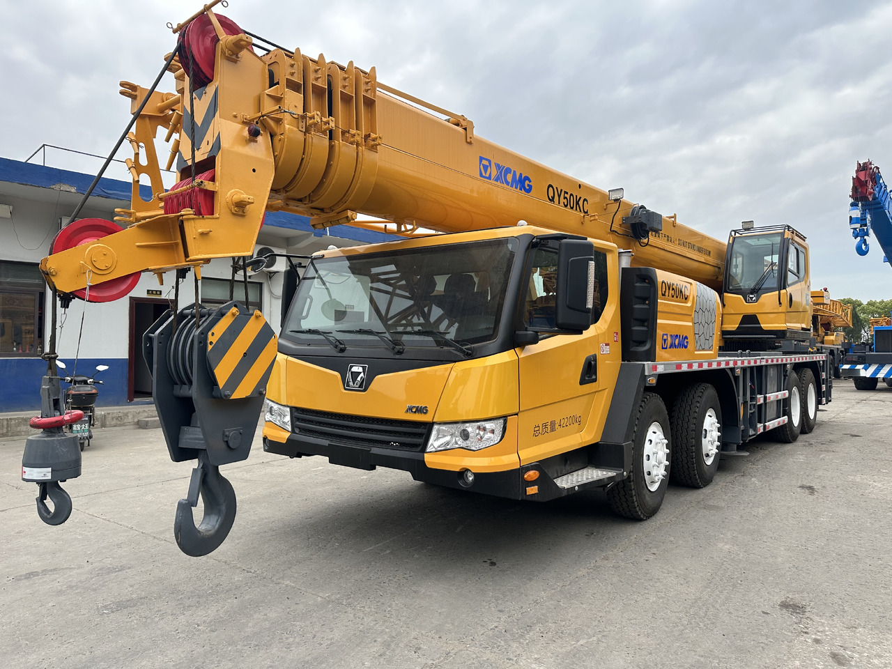 XCMG qy50kc xct55 qy55kc 50ton 55 ton 70 ton 85 ton 90 ton 100 ton 110 ton 130 ton truck crane - Automacara: Foto 1 XCMG qy50kc xct55 qy55kc 50ton 55 ton 70 ton 85 ton 90 ton 100 ton 110 ton 130 ton truck crane - Automacara: Foto 1