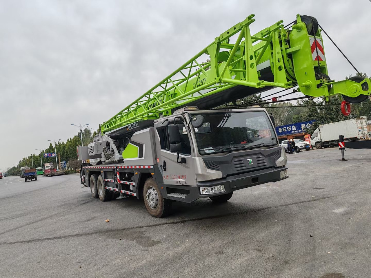 ZOOMLION ZTC251V 25 TON TRUCK CRANE - Automacara: Foto 2 ZOOMLION ZTC251V 25 TON TRUCK CRANE - Automacara: Foto 2
