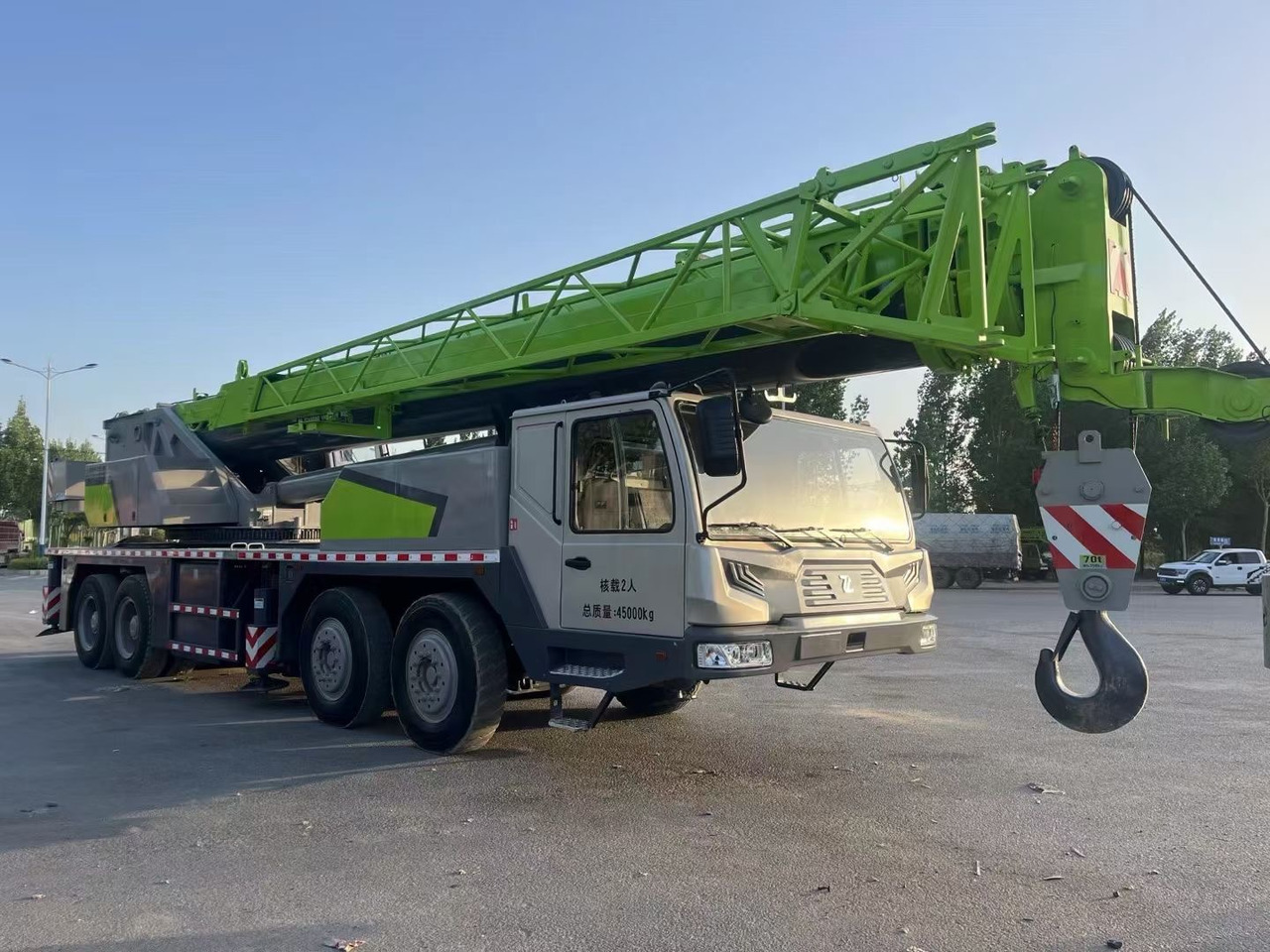 ZOOMLION ZTC700V 70 ton truck crane - Automacara: Foto 2 ZOOMLION ZTC700V 70 ton truck crane - Automacara: Foto 2