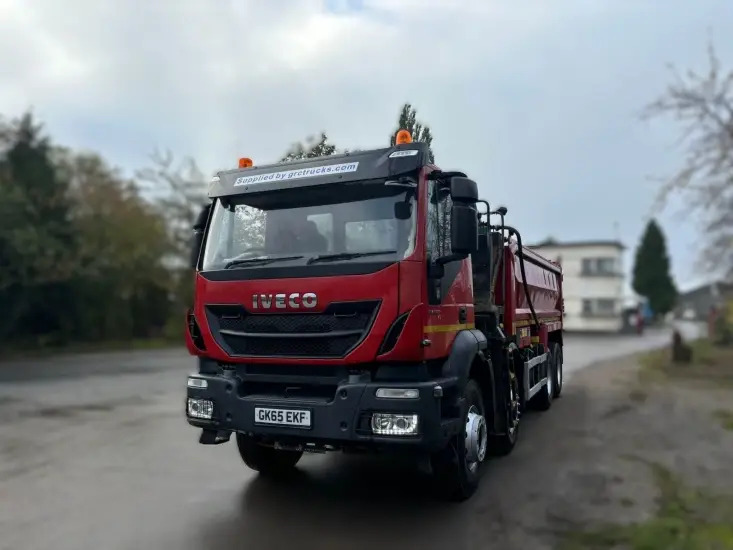 Iveco Trakker - Camion basculantă: Foto 2 Iveco Trakker - Camion basculantă: Foto 2