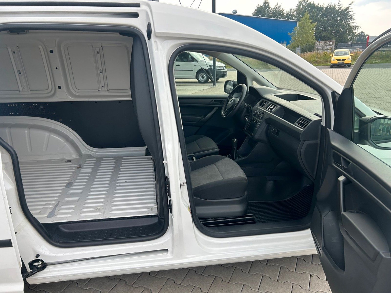 Volkswagen Caddy Kasten | Klima, Navi - Transport persoane: Foto 5 Volkswagen Caddy Kasten | Klima, Navi - Transport persoane: Foto 5