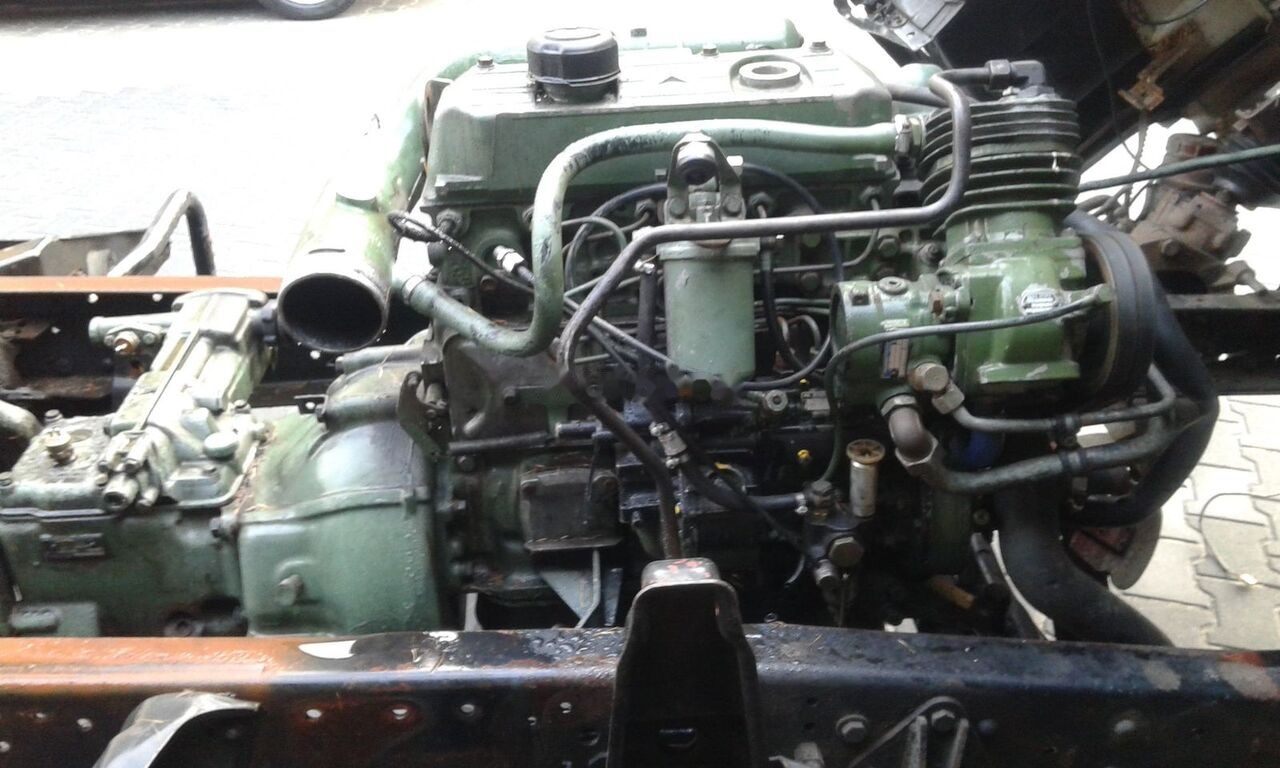 Mercedes-Benz OM364 4.0 D - Motor pentru Camion: Foto 2 Mercedes-Benz OM364 4.0 D - Motor pentru Camion: Foto 2