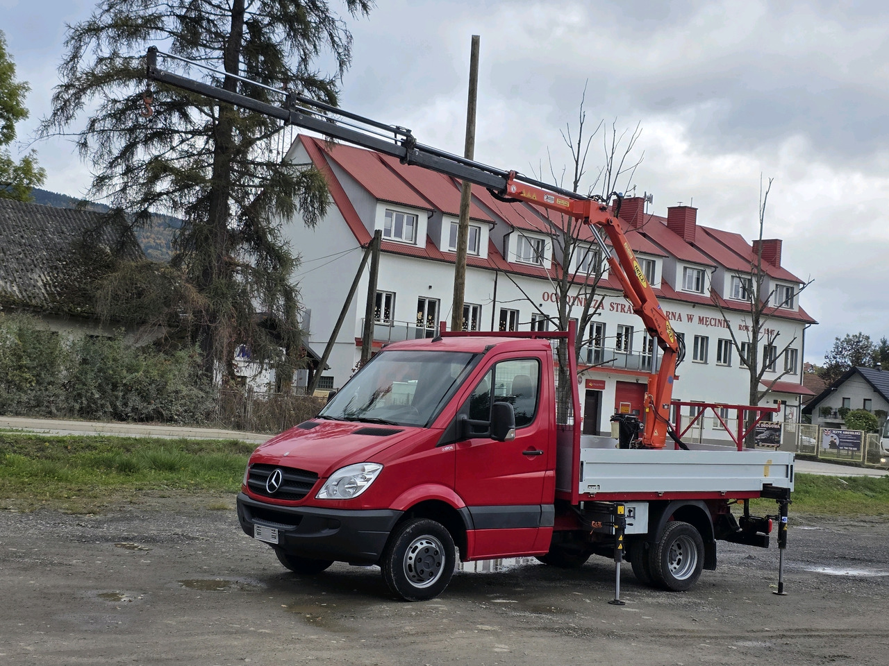 Mercedes-Benz Sprinter 418 CDI Skrzynia +HDS 10.5 M +Pilot ! 87000km ! - Autoutilitară cu platformă: Foto 2 Mercedes-Benz Sprinter 418 CDI Skrzynia +HDS 10.5 M +Pilot ! 87000km ! - Autoutilitară cu platformă: Foto 2