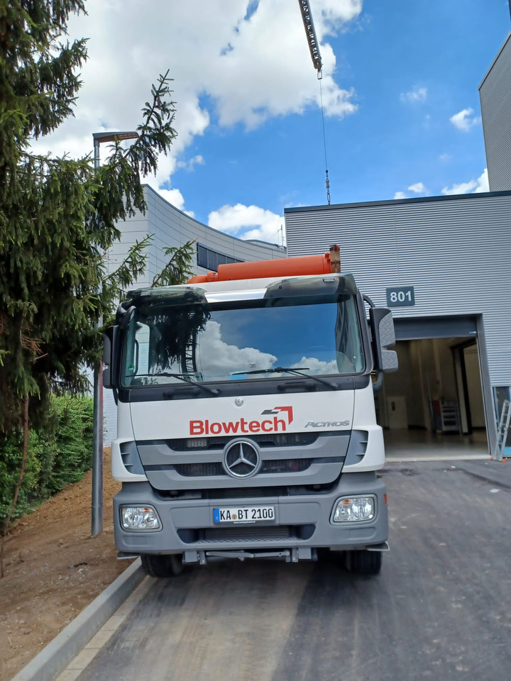 MERCEDES-BENZ Naaktgeboren Vacu-Press 8000 High-Lift V2A less km+hours! - Maşină pentru vidanjări: Foto 5 MERCEDES-BENZ Naaktgeboren Vacu-Press 8000 High-Lift V2A less km+hours! - Maşină pentru vidanjări: Foto 5