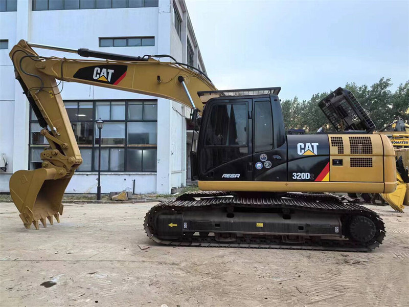 Caterpillar 320D2 - Excavator pe şenile: Foto 1 Caterpillar 320D2 - Excavator pe şenile: Foto 1