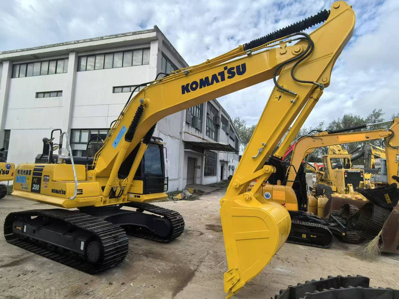 Komatsu PC200 PC220 - Excavator pe şenile: Foto 3 Komatsu PC200 PC220 - Excavator pe şenile: Foto 3