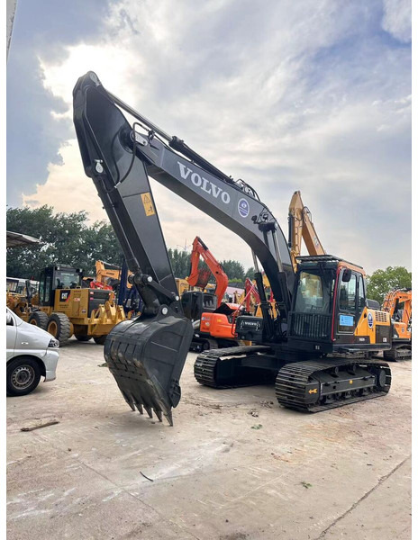 Volvo EC210DL - Excavator pe şenile: Foto 1 Volvo EC210DL - Excavator pe şenile: Foto 1