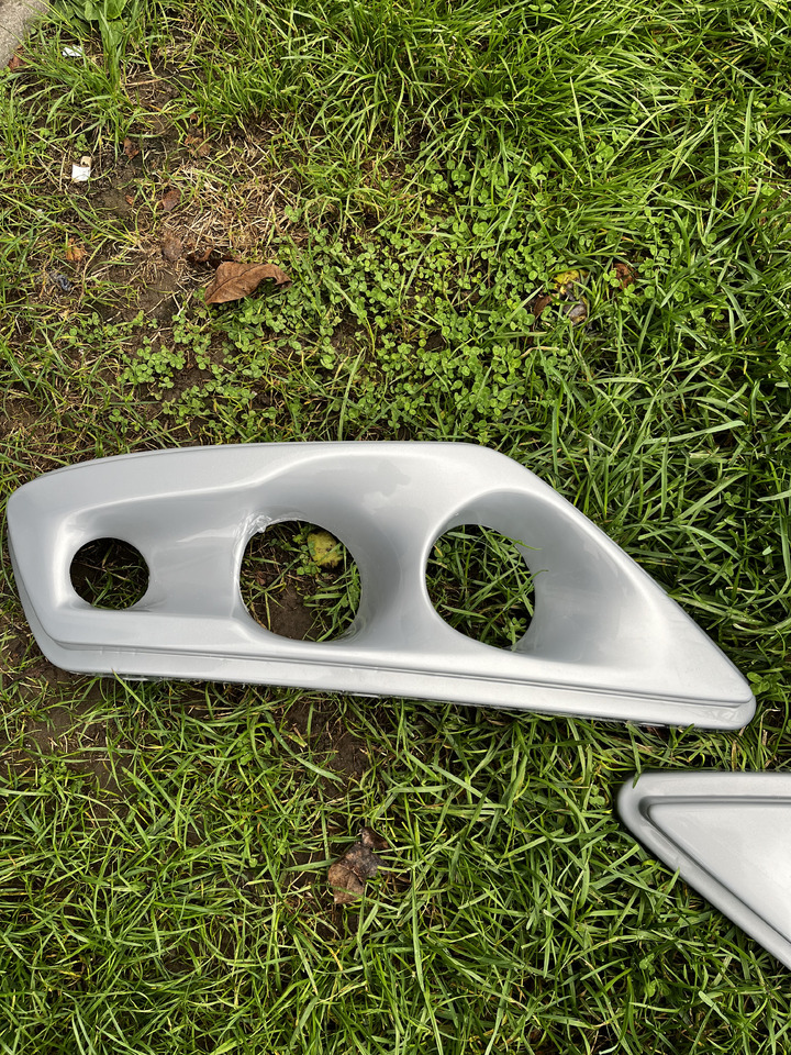 Mercedes-Benz Osłona lamp przód Mercedes Intouro do autobusu Mercedes Intouro - Caroserie și exterior pentru Autobuz: Foto 3 Mercedes-Benz Osłona lamp przód Mercedes Intouro do autobusu Mercedes Intouro - Caroserie și exterior pentru Autobuz: Foto 3