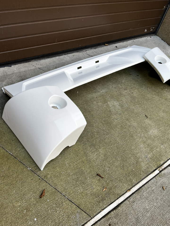 Zderzak tylny VOLVO 9500 9700 9900 VOLVO 9500 9700 9900 - Bară de protecție pentru Autocar: Foto 3 Zderzak tylny VOLVO 9500 9700 9900 VOLVO 9500 9700 9900 - Bară de protecție pentru Autocar: Foto 3