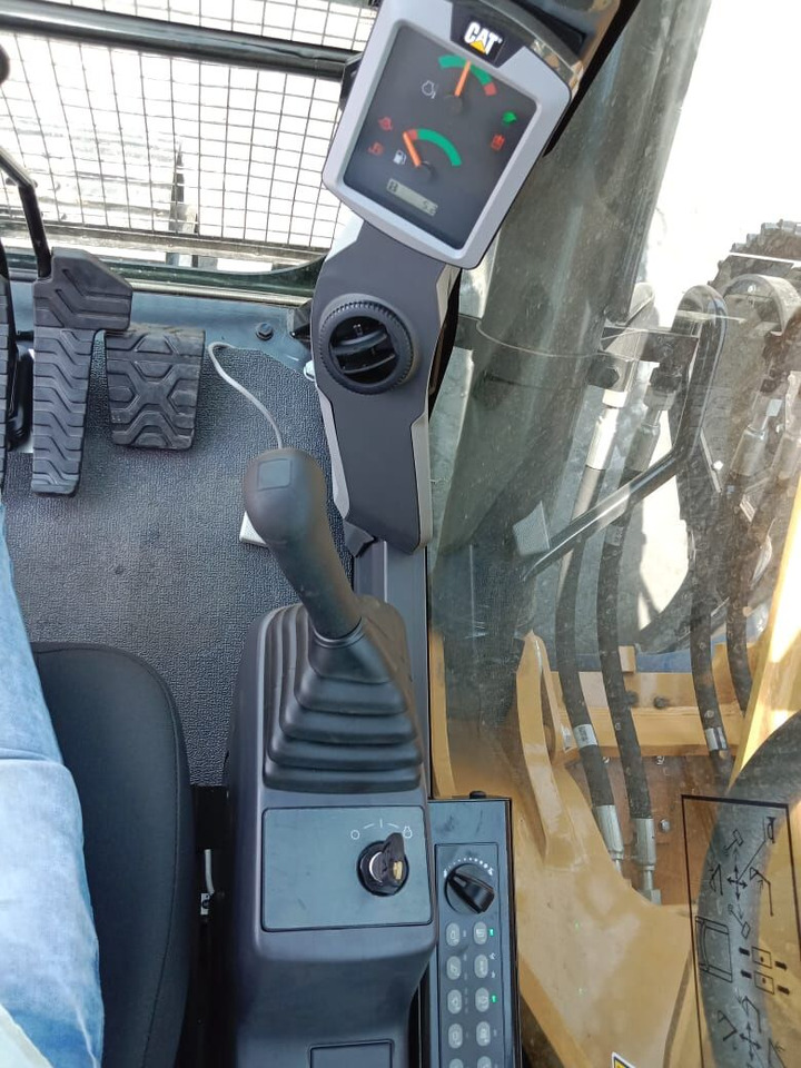 New Caterpillar 320D3GC tracked excavator - Excavator pe şenile: Foto 5 New Caterpillar 320D3GC tracked excavator - Excavator pe şenile: Foto 5