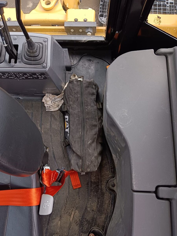 New Caterpillar 424 backhoe loader - Buldoexcavator: Foto 2 New Caterpillar 424 backhoe loader - Buldoexcavator: Foto 2