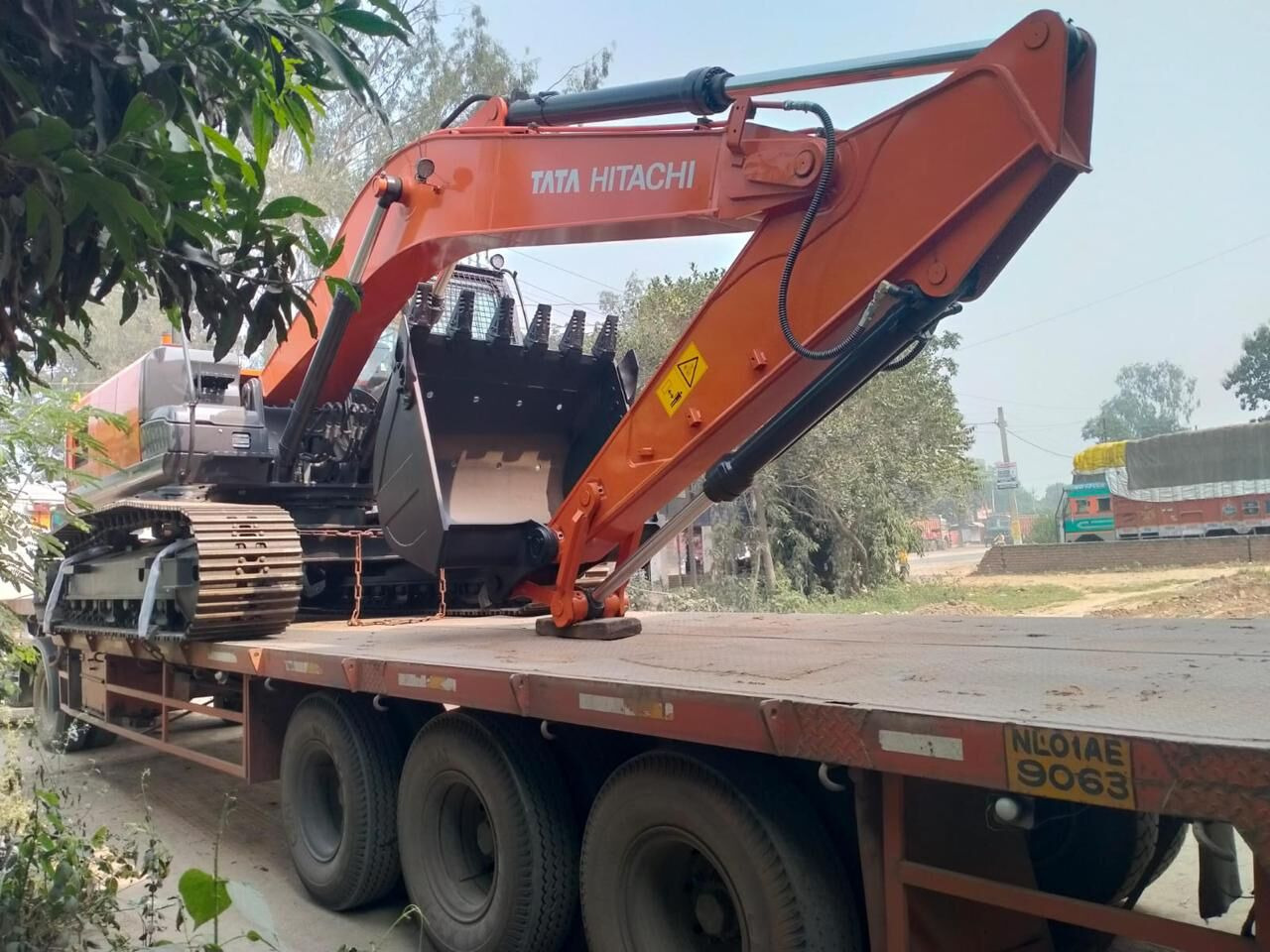 New Hitachi ZX220 LC tracked excavator - Excavator pe şenile: Foto 5 New Hitachi ZX220 LC tracked excavator - Excavator pe şenile: Foto 5