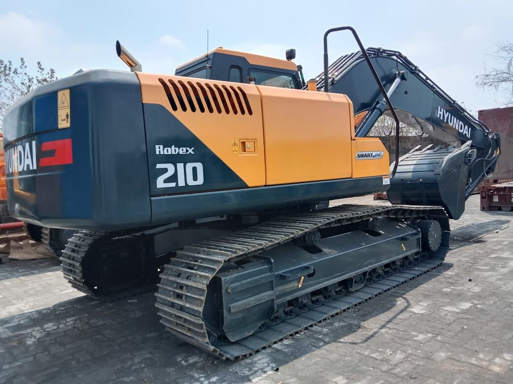 New Hyundai R210 tracked excavator - Excavator pe şenile: Foto 1 New Hyundai R210 tracked excavator - Excavator pe şenile: Foto 1