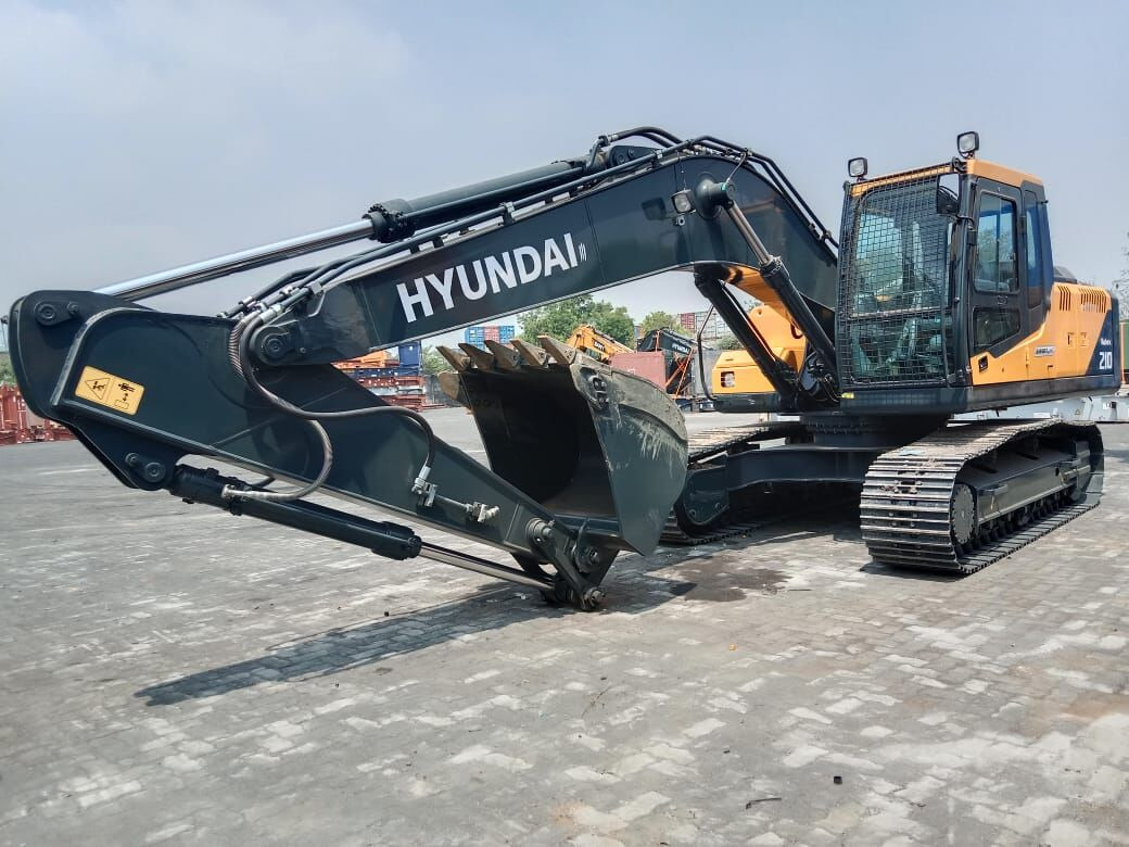 New Hyundai R210 tracked excavator - Excavator pe şenile: Foto 2 New Hyundai R210 tracked excavator - Excavator pe şenile: Foto 2