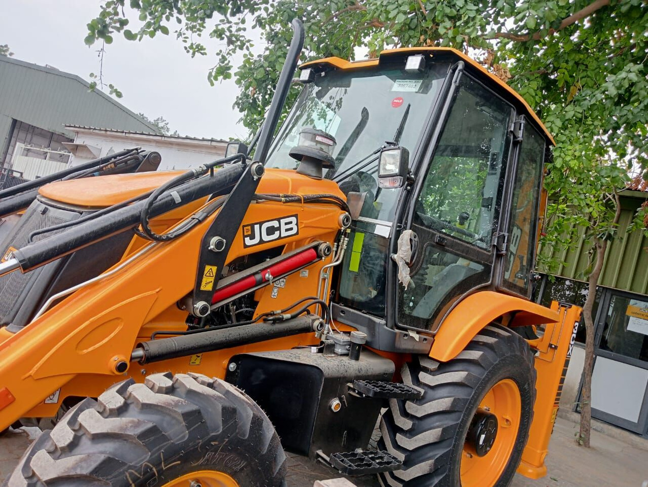 New JCB 3CX backhoe loader - Buldoexcavator: Foto 2 New JCB 3CX backhoe loader - Buldoexcavator: Foto 2