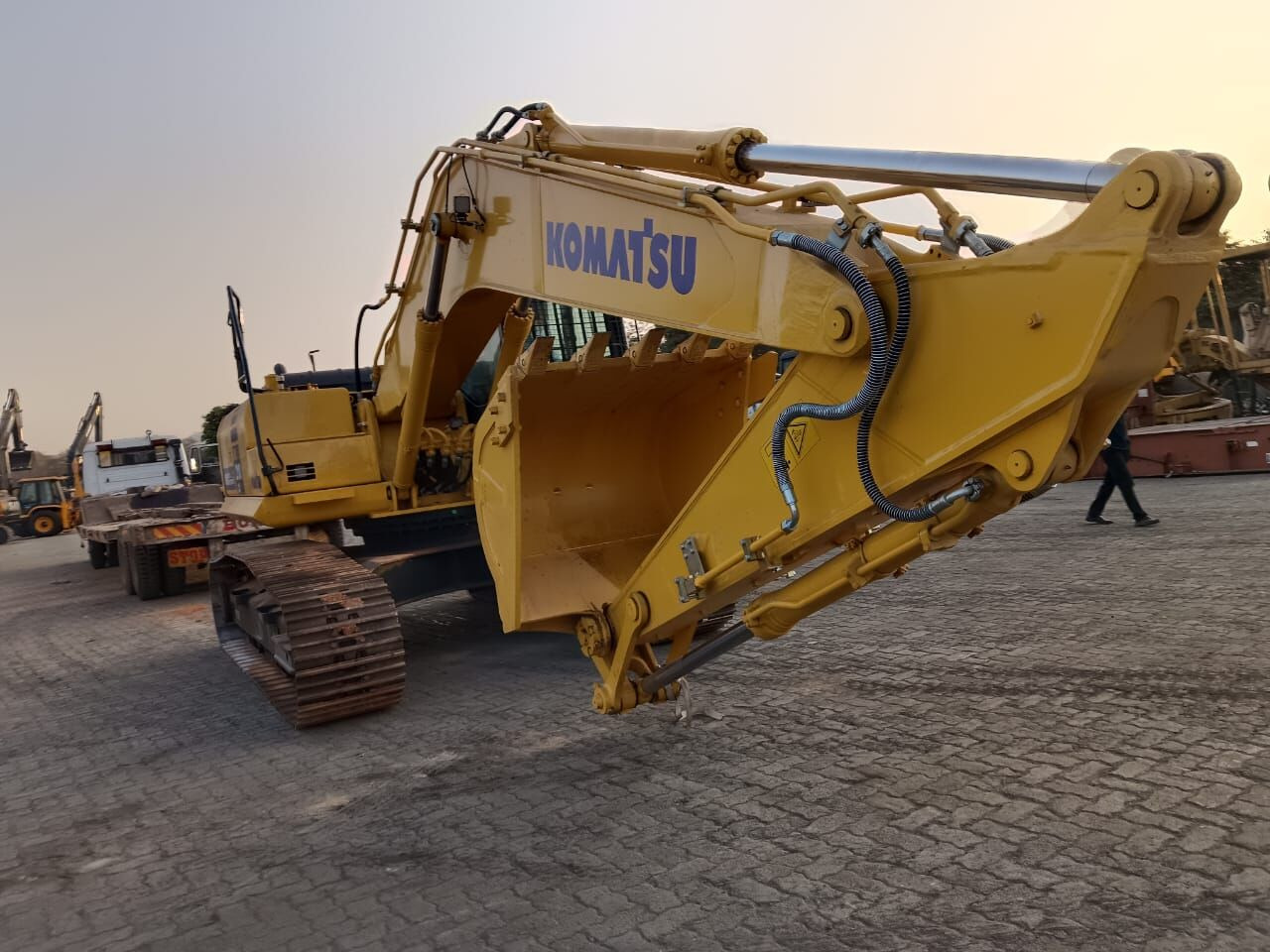 New Komatsu PC210 tracked excavator - Excavator pe şenile: Foto 4 New Komatsu PC210 tracked excavator - Excavator pe şenile: Foto 4