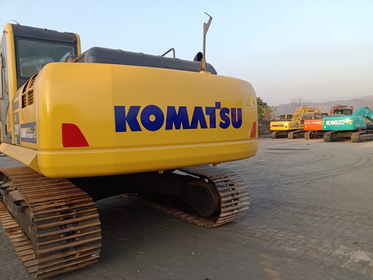 New Komatsu PC210 tracked excavator - Excavator pe şenile: Foto 3 New Komatsu PC210 tracked excavator - Excavator pe şenile: Foto 3