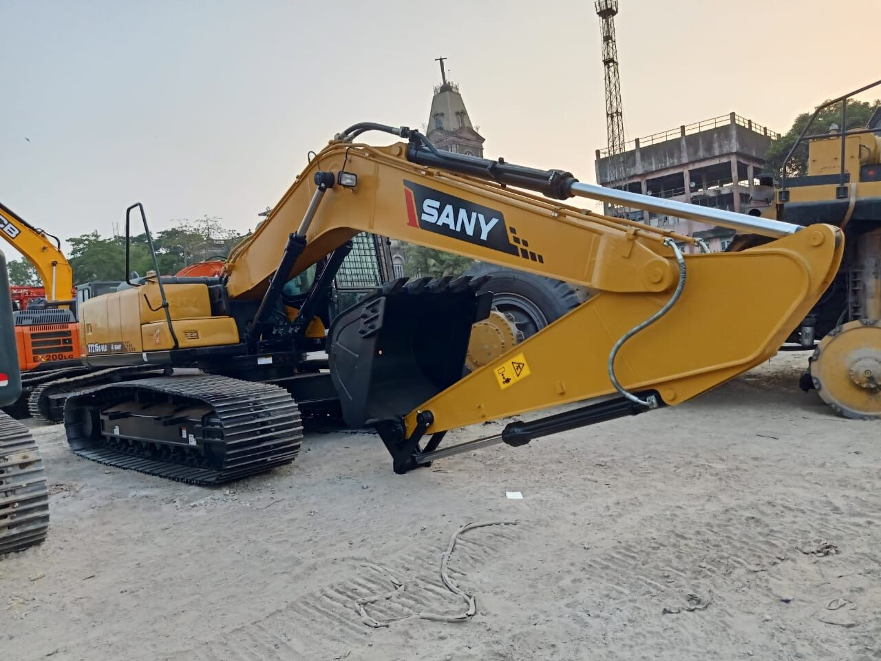 New Sany SY 215 MITSUBISHI ENGINE tracked excavator - Excavator pe şenile: Foto 4 New Sany SY 215 MITSUBISHI ENGINE tracked excavator - Excavator pe şenile: Foto 4