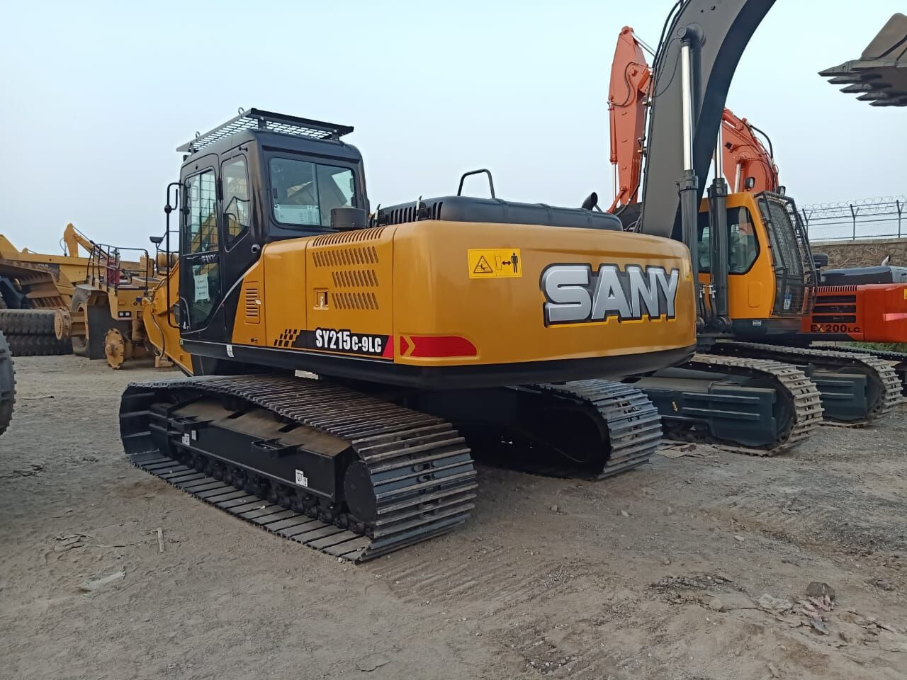 New Sany SY 215 MITSUBISHI ENGINE tracked excavator - Excavator pe şenile: Foto 1 New Sany SY 215 MITSUBISHI ENGINE tracked excavator - Excavator pe şenile: Foto 1