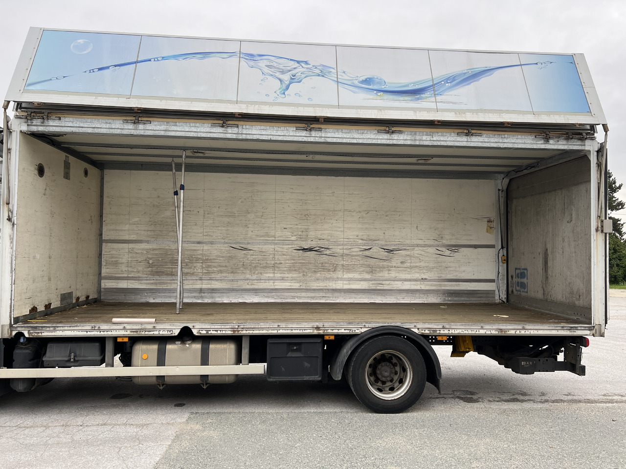 MERCEDES-BENZ ANTOS 18.30 L automatische Seitenladung | LBW | Klima | Tempomat - Camion pentru transportul băuturilor: Foto 5 MERCEDES-BENZ ANTOS 18.30 L automatische Seitenladung | LBW | Klima | Tempomat - Camion pentru transportul băuturilor: Foto 5