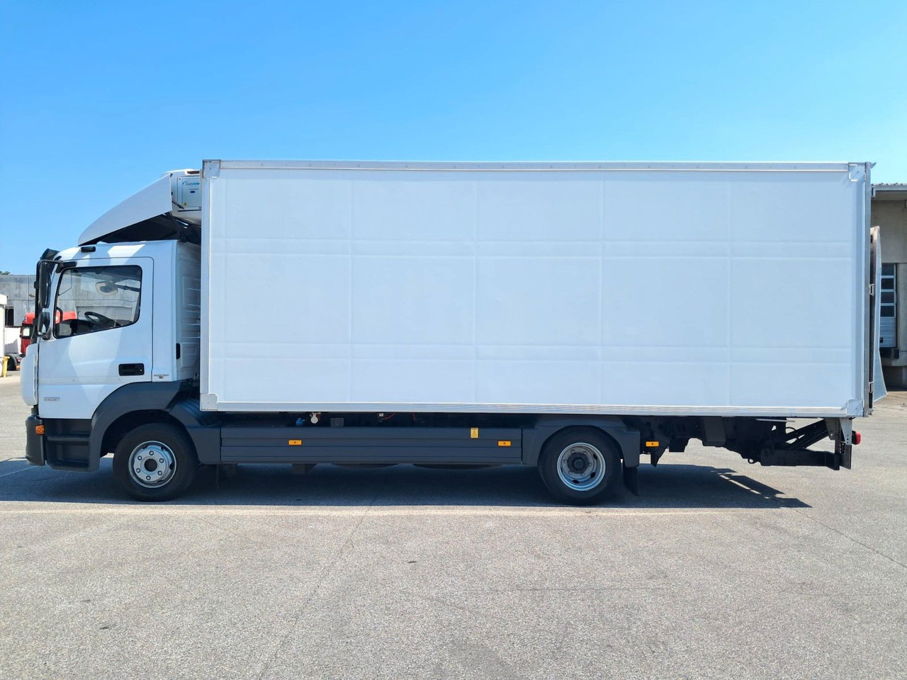 Mercedes-Benz Atego 1221 Kühlkoff LBW | Klima | Tempom | Difff - Camion frigider: Foto 4 Mercedes-Benz Atego 1221 Kühlkoff LBW | Klima | Tempom | Difff - Camion frigider: Foto 4