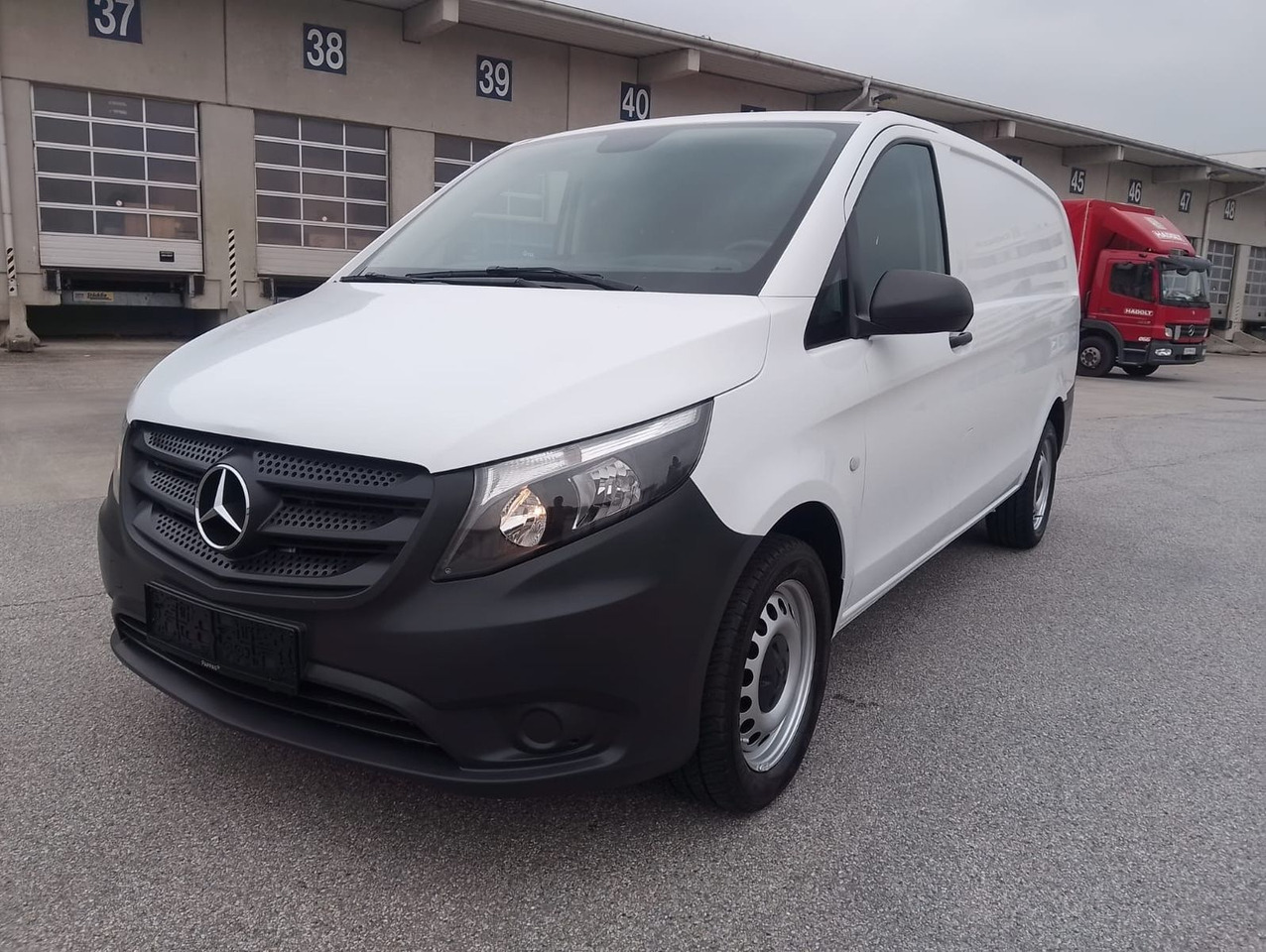 Mercedes-Benz VITO 116 CDI - Dubă: Foto 1 Mercedes-Benz VITO 116 CDI - Dubă: Foto 1