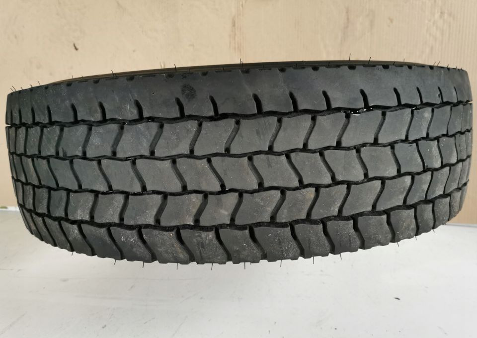 215/75R17.5 FULDA PENDNA 38/19 ŁADNA - Anvelopă: Foto 2 215/75R17.5 FULDA PENDNA 38/19 ŁADNA - Anvelopă: Foto 2