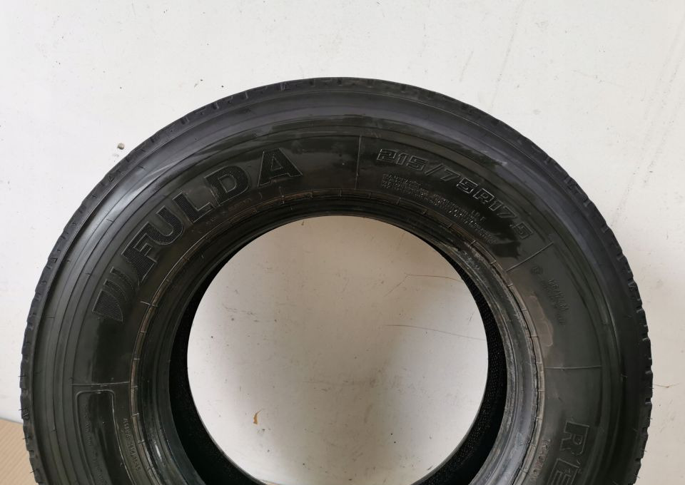 215/75R17.5 FULDA PENDNA 38/19 ŁADNA - Anvelopă: Foto 5 215/75R17.5 FULDA PENDNA 38/19 ŁADNA - Anvelopă: Foto 5