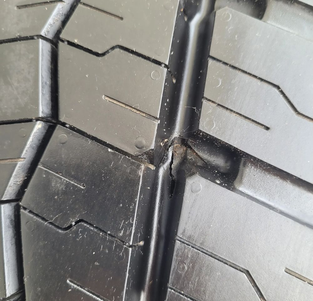 BRIDGESTON ECOPIA H DRIVE 295/60R22.5 2023R - Anvelopă pentru Camion: Foto 4 BRIDGESTON ECOPIA H DRIVE 295/60R22.5 2023R - Anvelopă pentru Camion: Foto 4