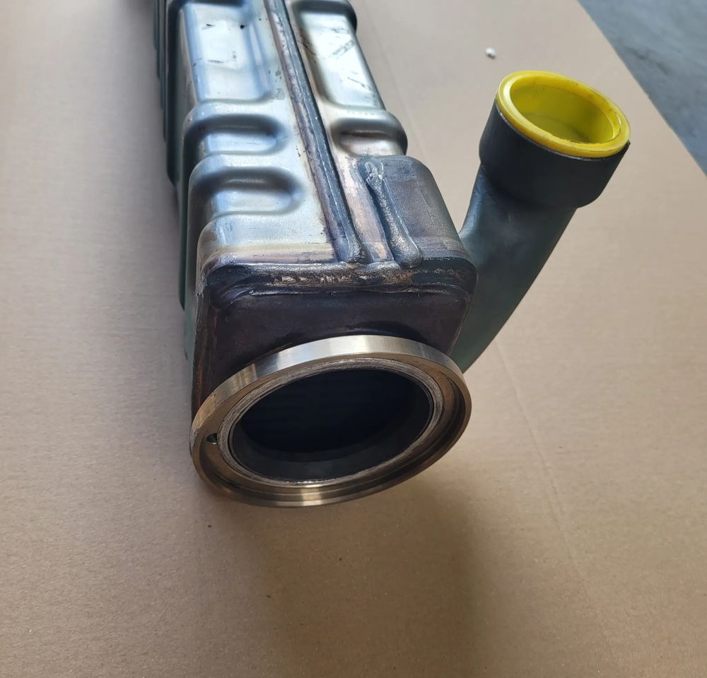 CHŁODNICA EGR VOLVO 21944868 P09 CHWALIM116 - Răcitor EGR pentru Camion: Foto 3 CHŁODNICA EGR VOLVO 21944868 P09 CHWALIM116 - Răcitor EGR pentru Camion: Foto 3