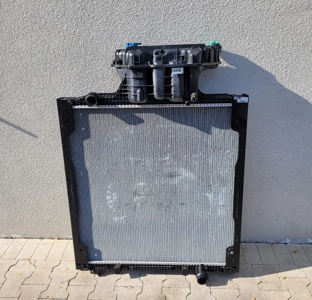 CHŁODNICA WODY MAN TG3 TGX 81.06100-6924 2022R. - Radiator pentru Camion: Foto 1 CHŁODNICA WODY MAN TG3 TGX 81.06100-6924 2022R. - Radiator pentru Camion: Foto 1