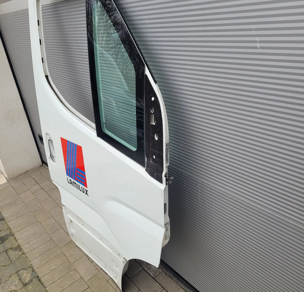 DRZWI IVECO DALI NM RH LUB LH ORYGINAŁ CHWALIM116 - Uşă și piese pentru Autoutilitară: Foto 3 DRZWI IVECO DALI NM RH LUB LH ORYGINAŁ CHWALIM116 - Uşă și piese pentru Autoutilitară: Foto 3