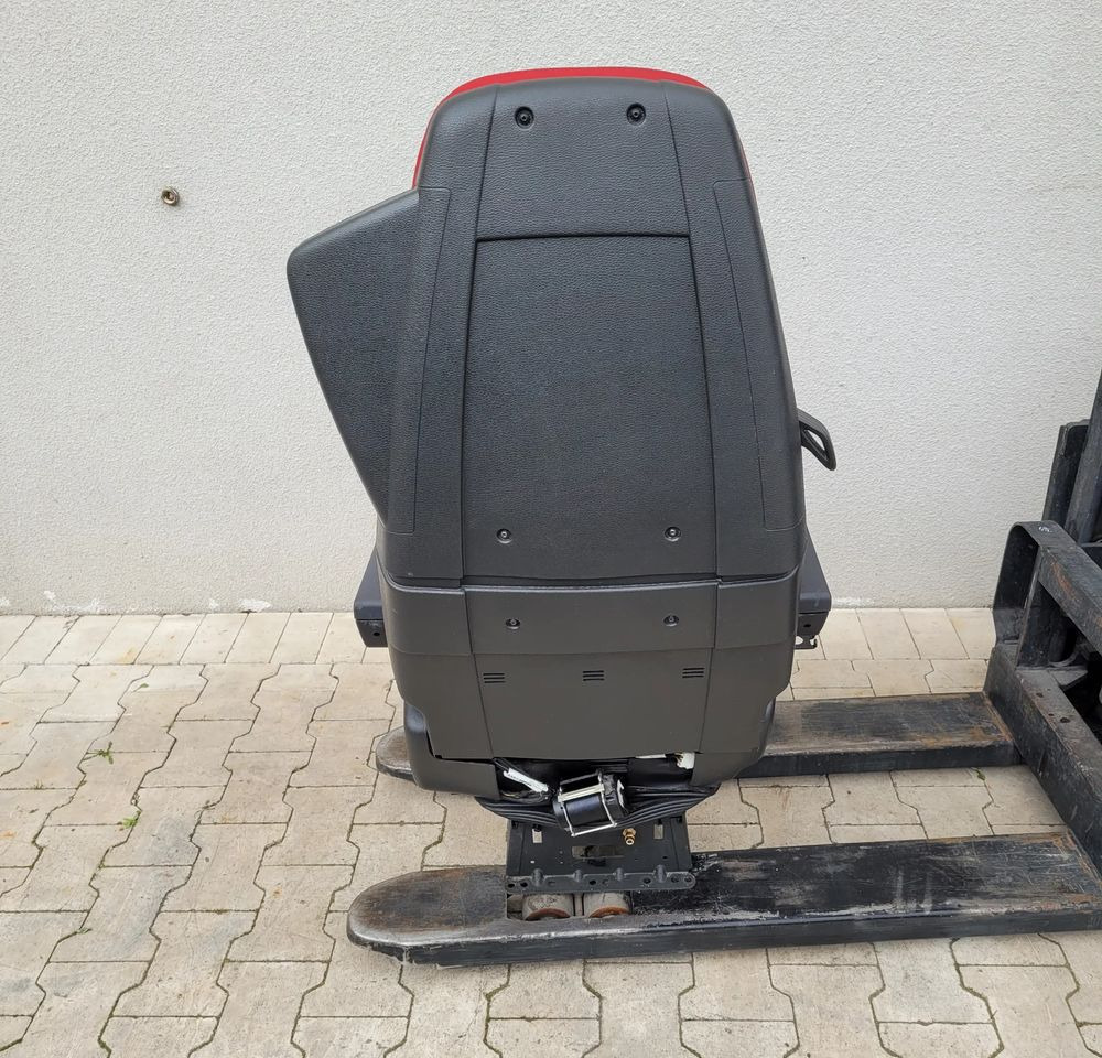 FOTEL KIEROWCY VOLVO FH4 ORYGINAŁ CHWALIM116 - Scaun pentru Camion: Foto 5 FOTEL KIEROWCY VOLVO FH4 ORYGINAŁ CHWALIM116 - Scaun pentru Camion: Foto 5