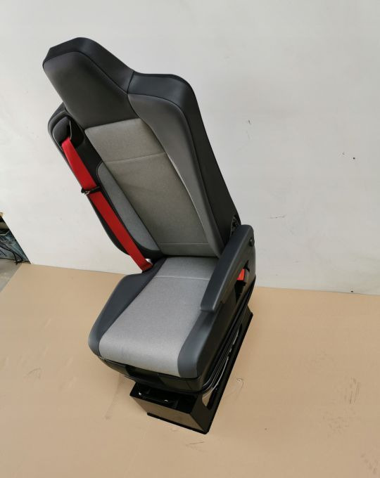 FOTEL RENAULT RANGE T GAMA PRAWY NOWY PNEUMATYCZNY - Scaun pentru Camion: Foto 2 FOTEL RENAULT RANGE T GAMA PRAWY NOWY PNEUMATYCZNY - Scaun pentru Camion: Foto 2
