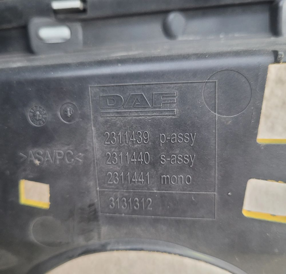 GRILL DAF XG ORYGINAŁ USZKODZONA 2311439 CHWALIM116 - Grilă pentru Camion: Foto 4 GRILL DAF XG ORYGINAŁ USZKODZONA 2311439 CHWALIM116 - Grilă pentru Camion: Foto 4