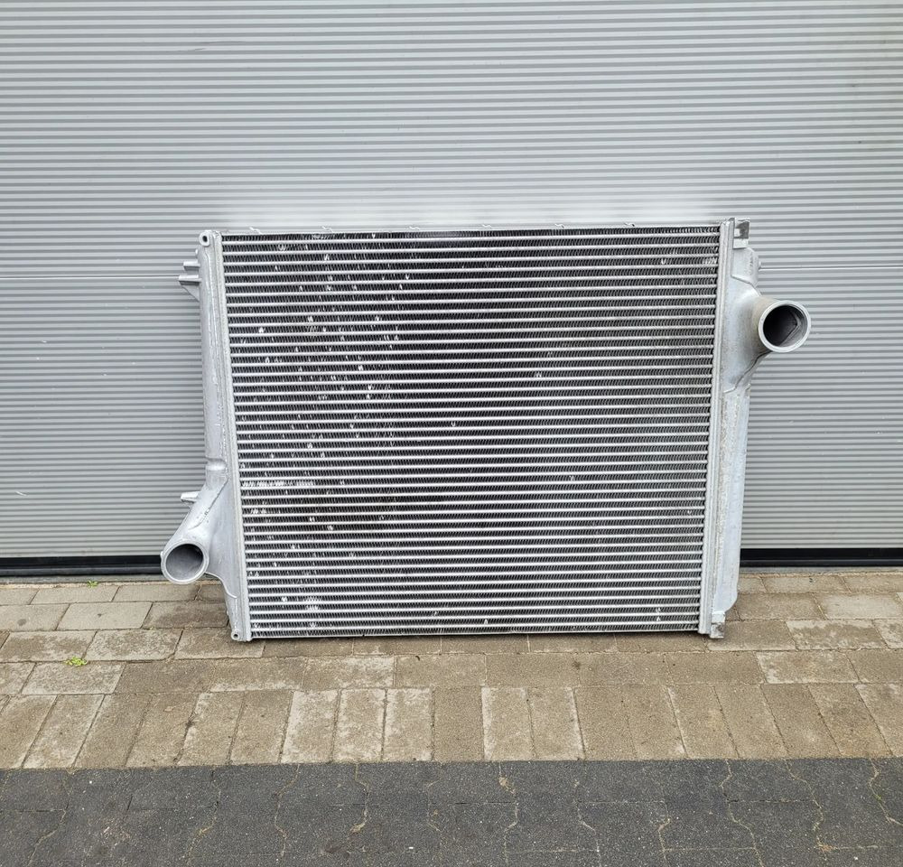 INTERCOOLER VOLVO FH4 ORYGINAŁ 21631996 SZCZELNY 2021R - Intercooler pentru Camion: Foto 1 INTERCOOLER VOLVO FH4 ORYGINAŁ 21631996 SZCZELNY 2021R - Intercooler pentru Camion: Foto 1
